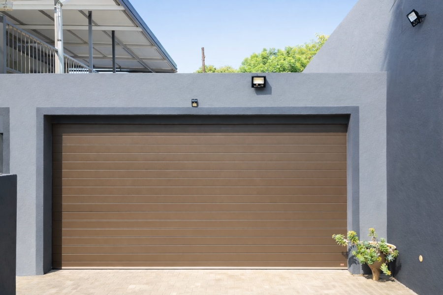 5 Bedroom Property for Sale in Meerhof North West